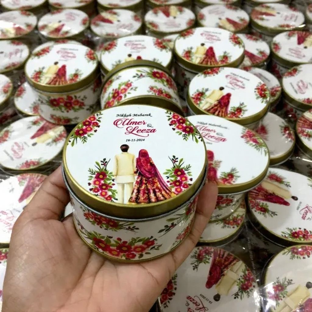 Couple with Floral Design Tin Bid